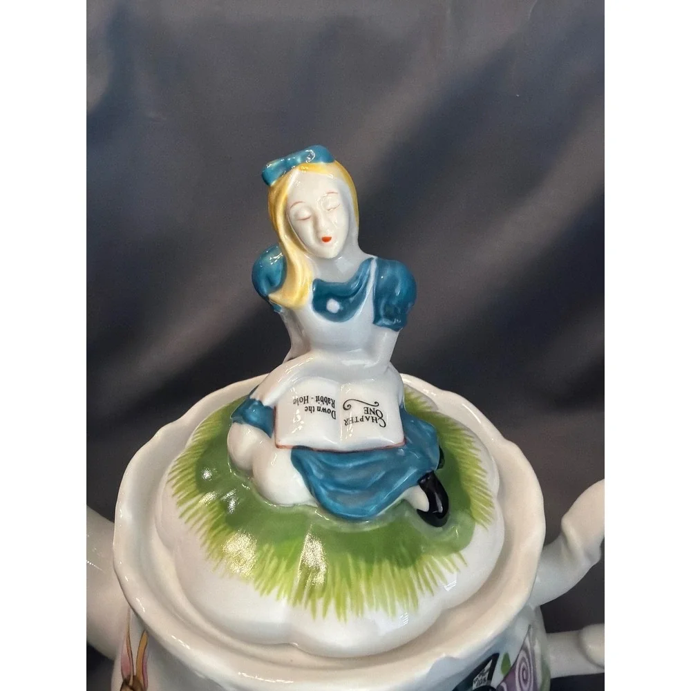 Paul Cardew Alice in Wonderland 150th Anniversary Edition Teapot Mad Hatter